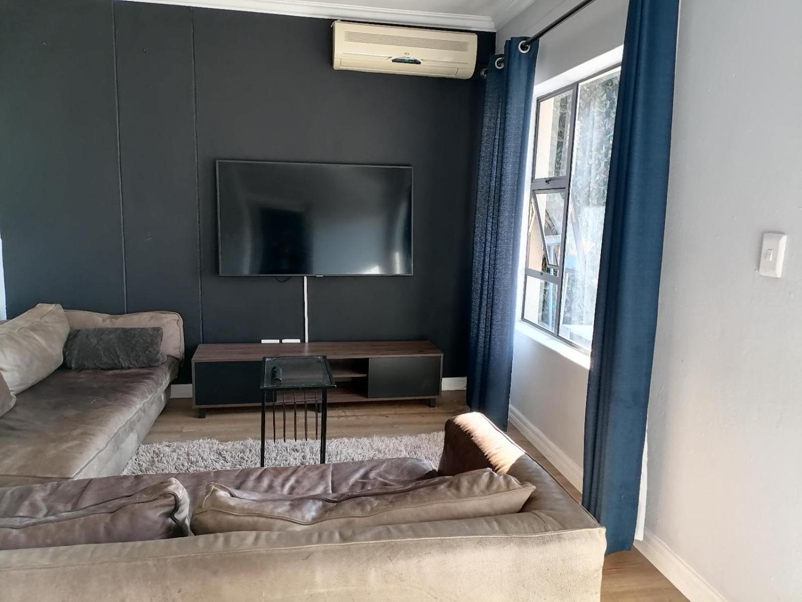 Emabheleni Executive Suites Westpoint Johannesburg Room photo
