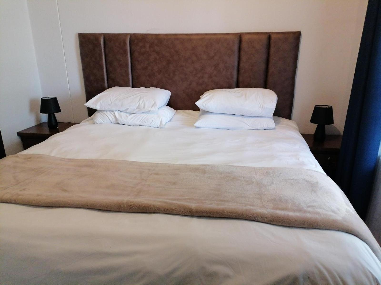 Emabheleni Executive Suites Westpoint Johannesburg Room photo